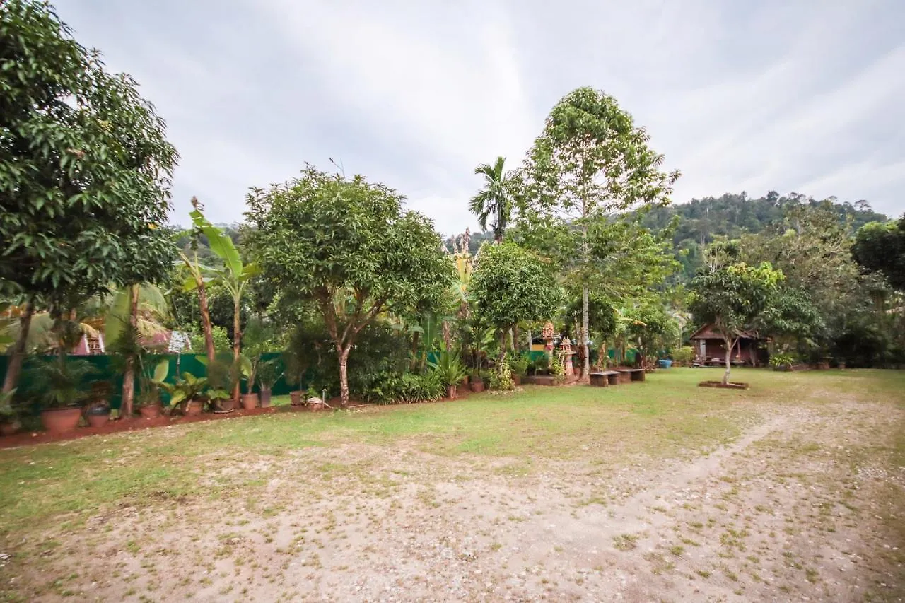 Oyo 75312 Banana Lodge Khao Lak Thailandia