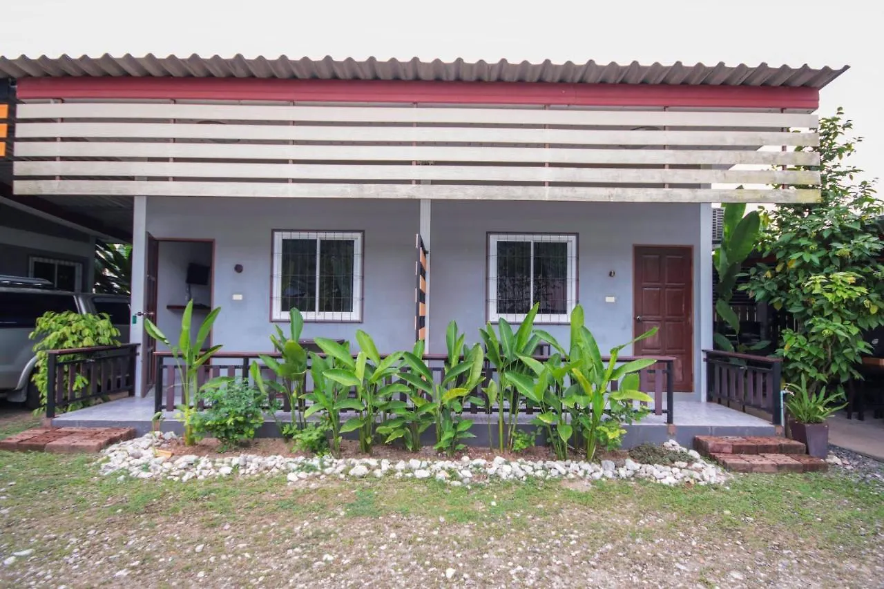 Oyo 75312 Banana Lodge Khao Lak 3*,  Thailand